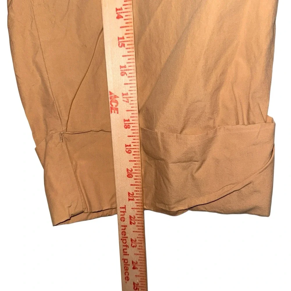 Tommy Hilfiger Womens Tan Bermuda Shorts‎ Cuffed Back Flap Pockets Size 8